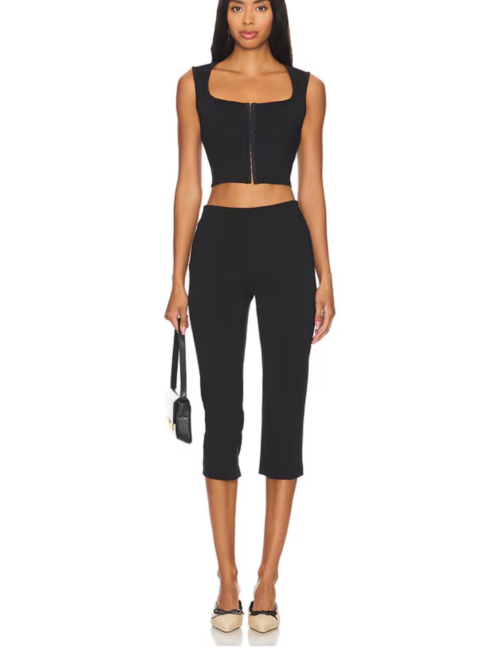 NEVER BEEN WORN Capri Pants